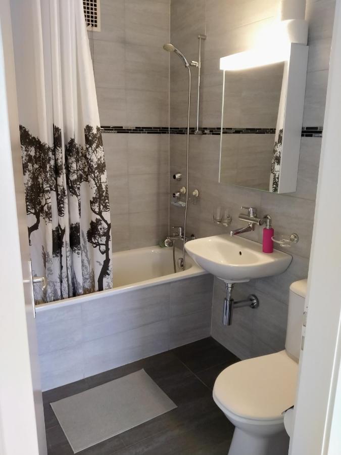 Апартаменты Studio, 4-7 Mins To Bern Main Station By Train Экстерьер фото